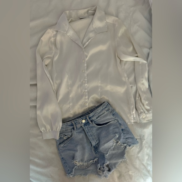 Long Sleeve White Button Down Size Small - Picture 6 of 6